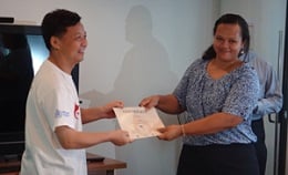 drliu-presents-cert